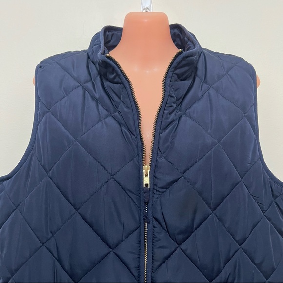 Crown & Ivy Navy Blue Puffer Vest Nautical Vineyard Vines Preppy Outdoors - Picture 2 of 8